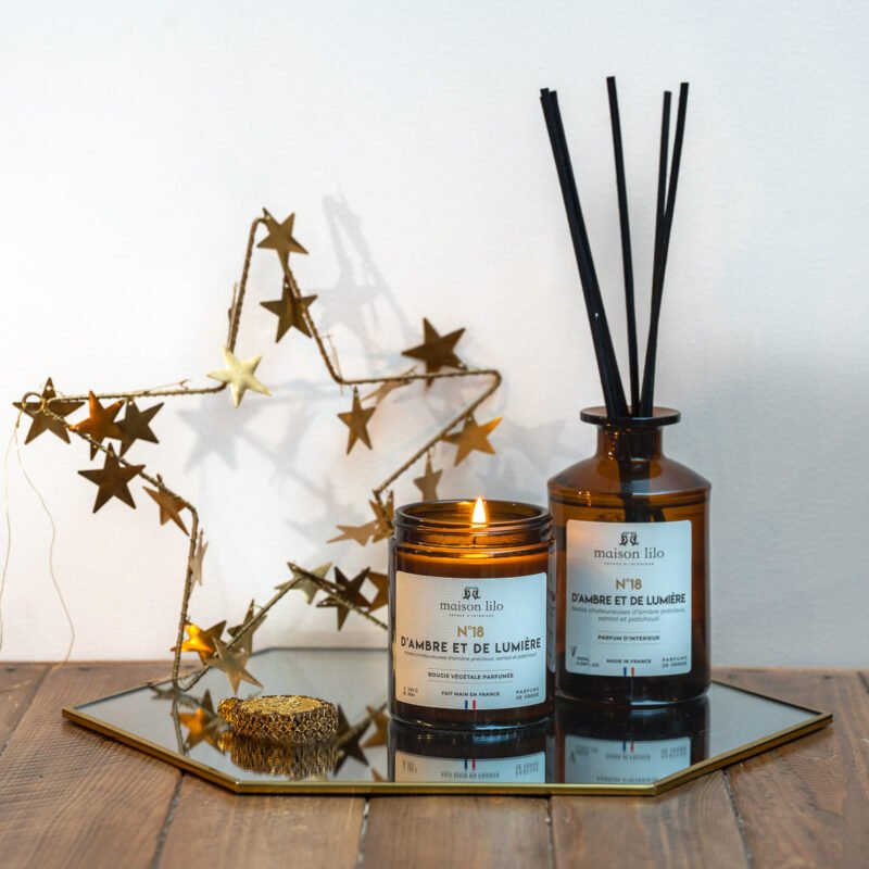 Bougie parfumée 140g (36h) D'ambre et de lumière