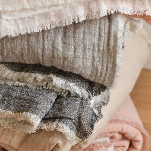 Plaid Célestine en gaze de coton doublée sherpa