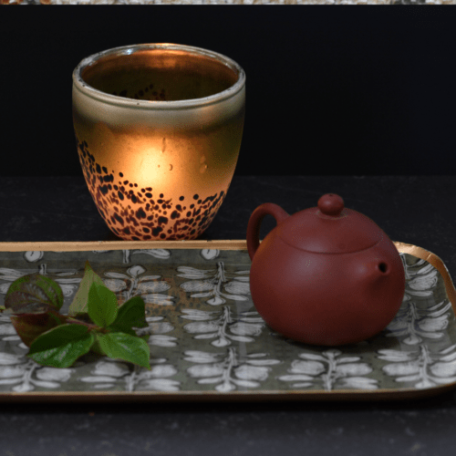 Plateau métal émaillé Alhambra olive, bordure dorée