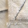 BENI OUARAIN LOSANGES NOIRS DANS LA TRAME 165 x 242 details Tapis Beni Ouarain losanges noirs brodés dans la trame