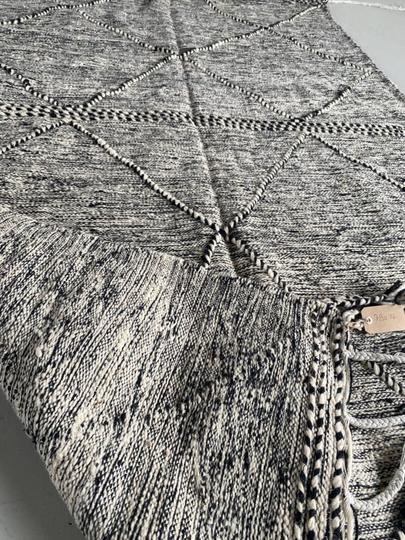 Tapis Zanafi losanges noir et blanc