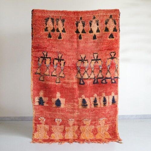 Tapis Boujaad laine recyclée "Red Ladies"