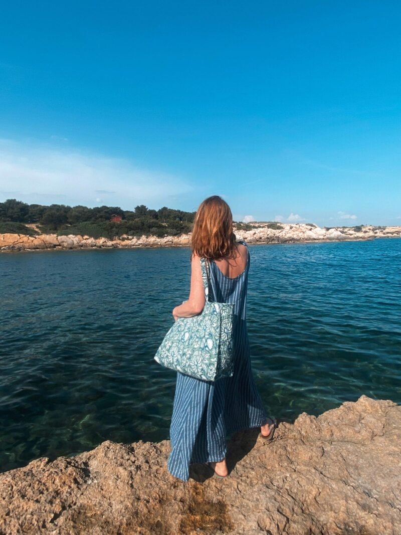 Photo post sac Sac cabas matelassé Bali sauge et bleu imprimé blockprint