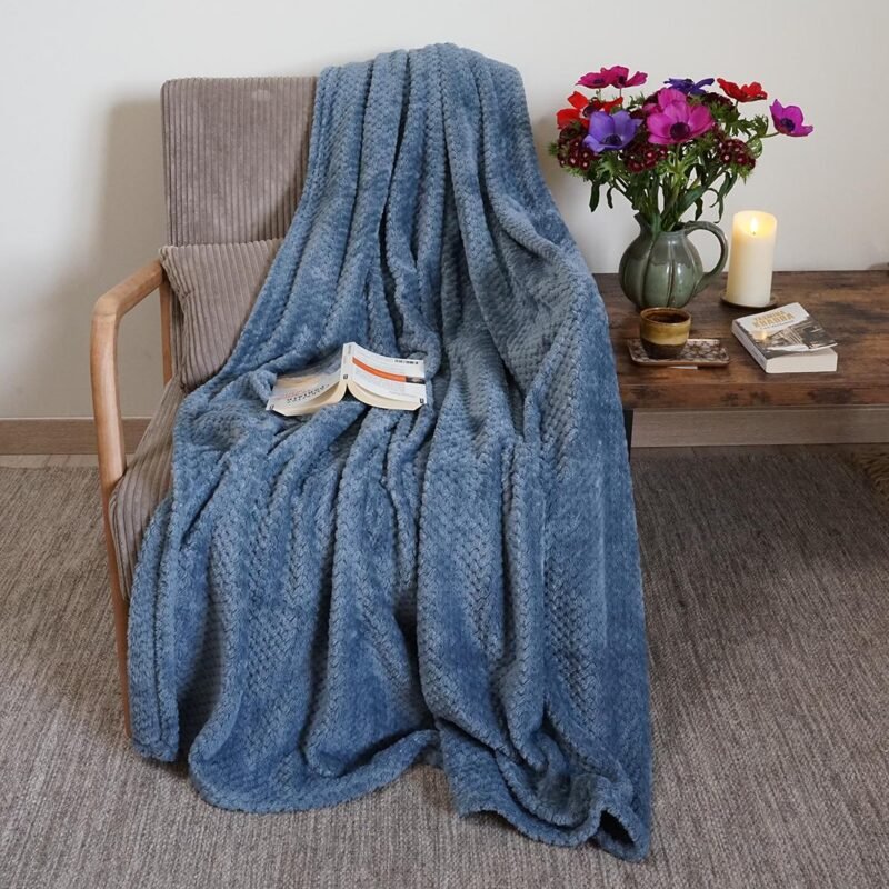 PLD393-1 Plaid Super Moelleux bleu baltique 100% recyclé