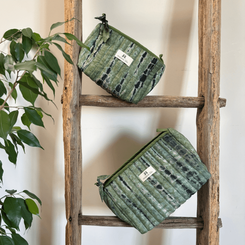 Trousse matelassée en sari de soie upcyclé #2
