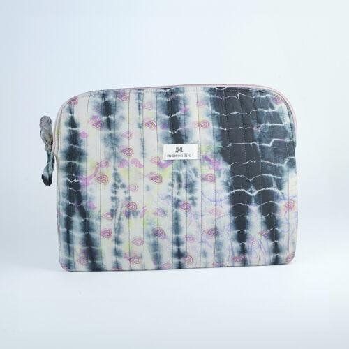 Pochette d'ordinateur en sari de soie upcyclé - pièce unique