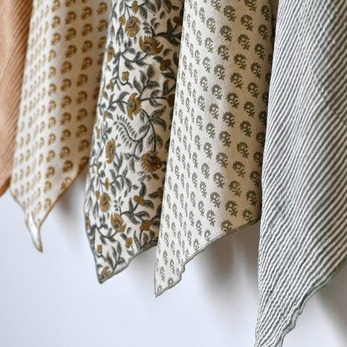 Torchon Amarante imprimé au tampon de bois