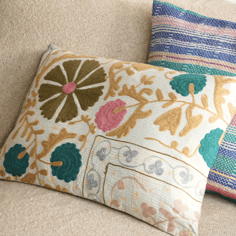 COU326-1 Housse de coussin Havana kantha vintage brodé Suzani