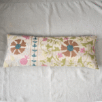 Coussin long Havana kantha vintage brodé Suzani - 2