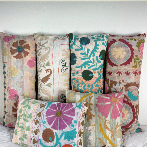 Coussin long Havana kantha vintage brodé Suzani