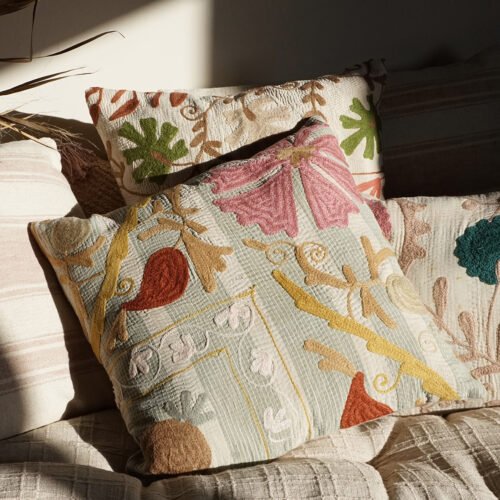 Housse de coussin "Havana" en  kantha vintage brodée Suzani - pièces uniques