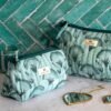 Trousse matelassée imprimée au tampon de bois Papyrus coloris lagon