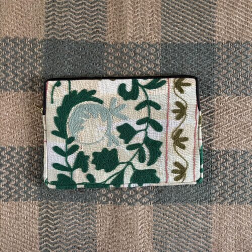 Pochette ordinateur Havana kantha vintage brodé Suzani, coloris doux - 2