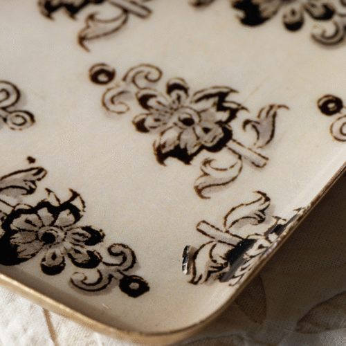 Grand plateau métal Hoya bordure dorée