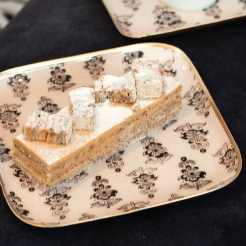 Plateau carré métal Hoya bordure dorée