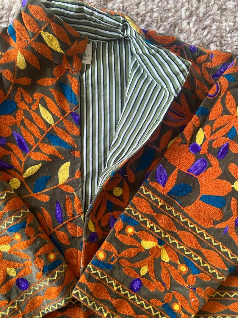 VEST008-7-3 Veste velours entièrement rebrodée de feuilles et fleurs, taille unique