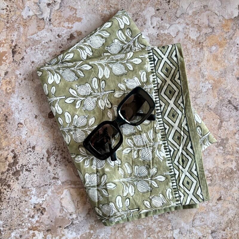 PAR004-5 Grand foulard-paréo Alhambra olive en voile de coton imprimé blockprint